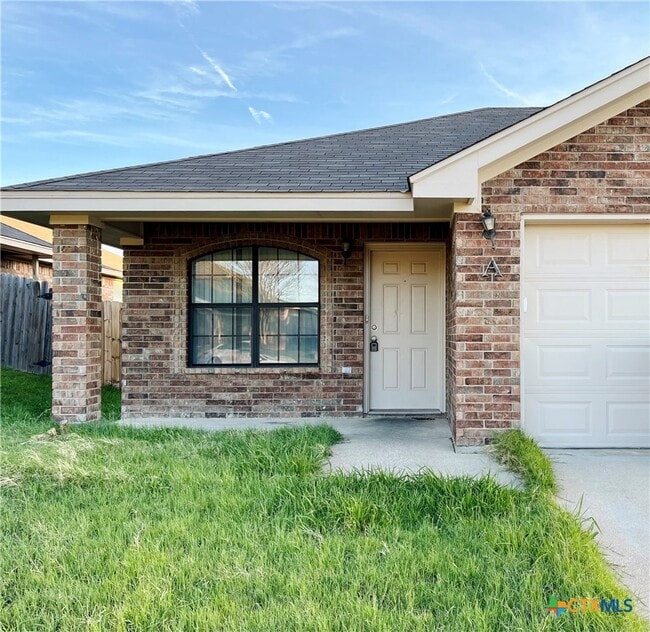 Building Photo - 4601 John David Dr