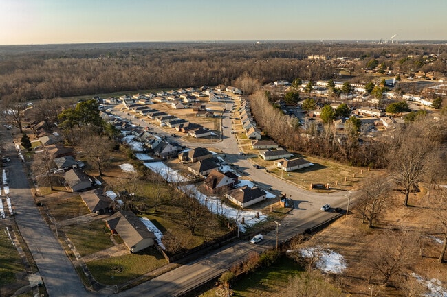 Aerial Photo - Windsor Pointe