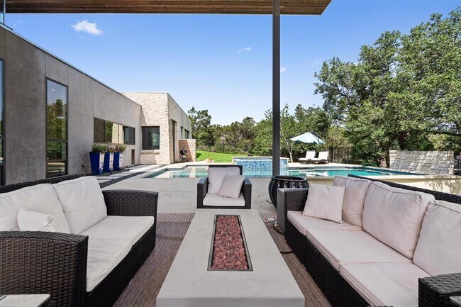 Foto del edificio - 1302 Socorro Dr