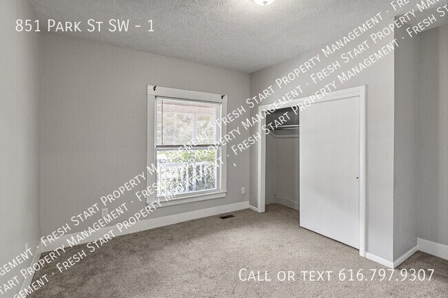 Building Photo - 851 Park St SW