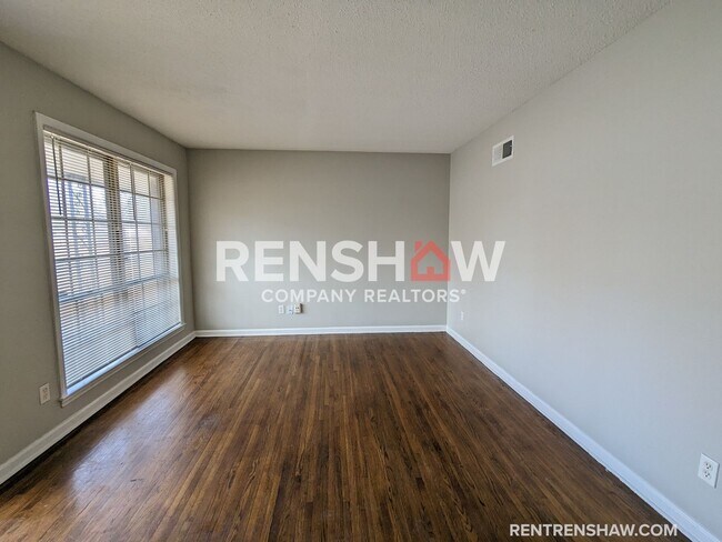 Foto del edificio - Beautiful 4 / 2 Unit - NOW AVAILABLE - off...