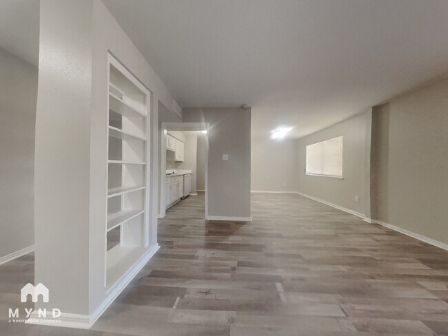 Foto del edificio - 5625 Antoine Dr