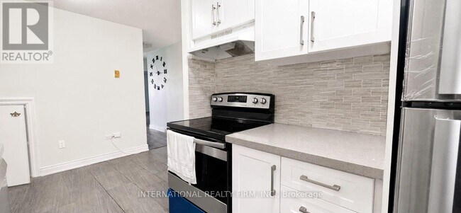 Building Photo - 40 Sunny Glenway