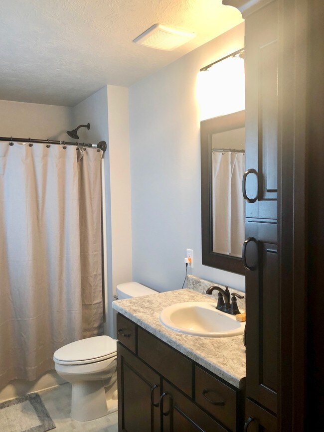 Master Bathroom - 4205 N Marion Rd