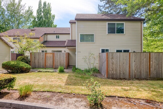 Foto del edificio - 5751 SW 204th Pl