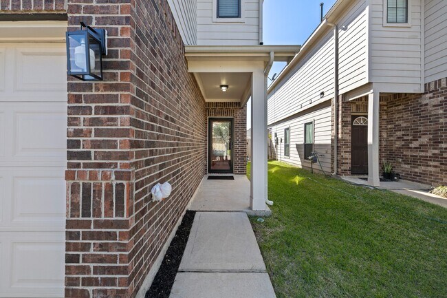 Foto del edificio - 6719 Sharpstone Creek Ln