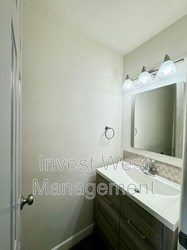 Foto del edificio - 1960-1933 33rd Ave