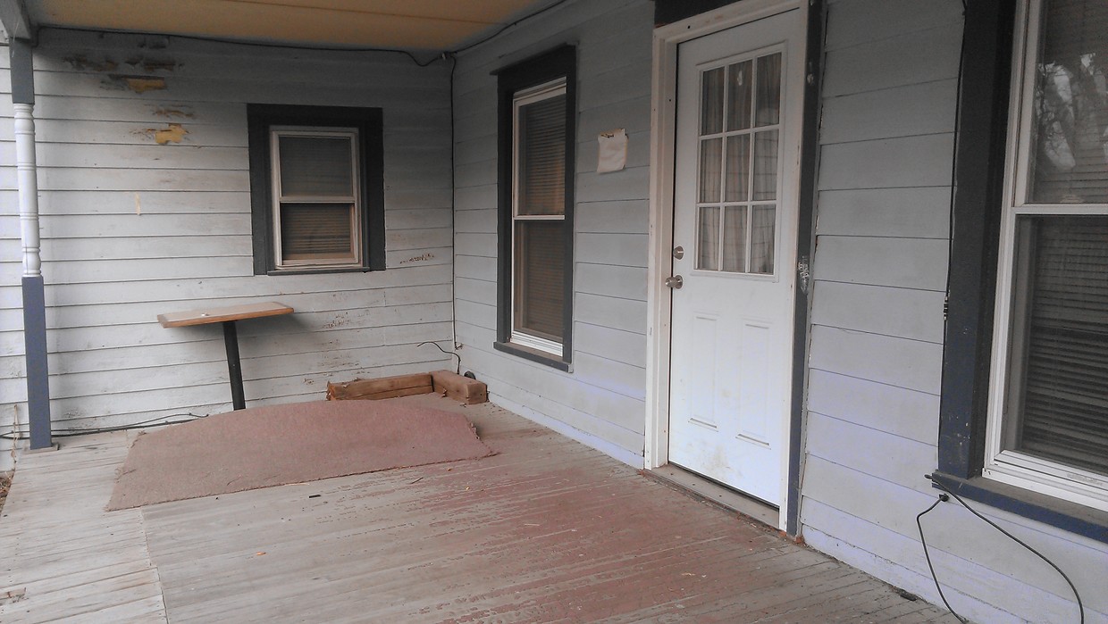 Primary Photo - 116 S Main St