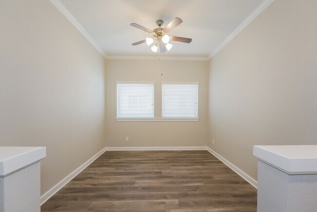 Foto del edificio - 415 Rocky Briar Ct