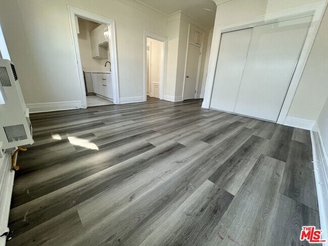 Foto del edificio - 946 S Burlington Ave