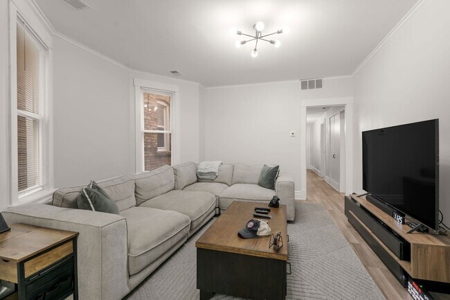 Foto del edificio - 2934 N Sawyer Ave