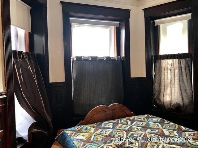 Foto del edificio - 1077 Beacon St