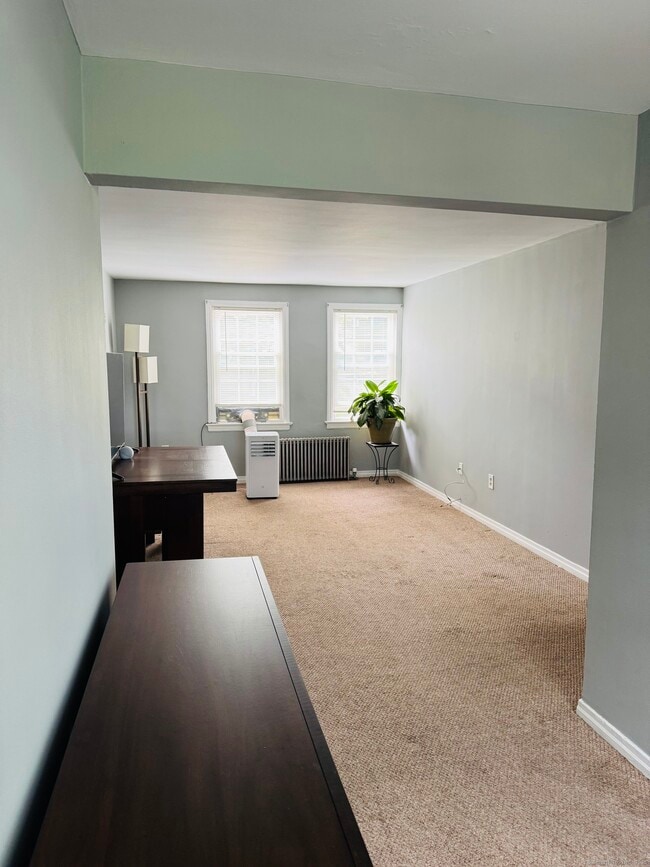 Building Photo - 9 Clarmore Dr