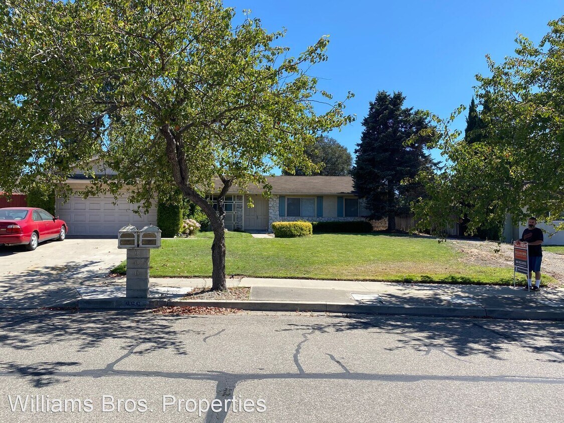 Primary Photo - 4 br, 2 bath House - 966 David Rd