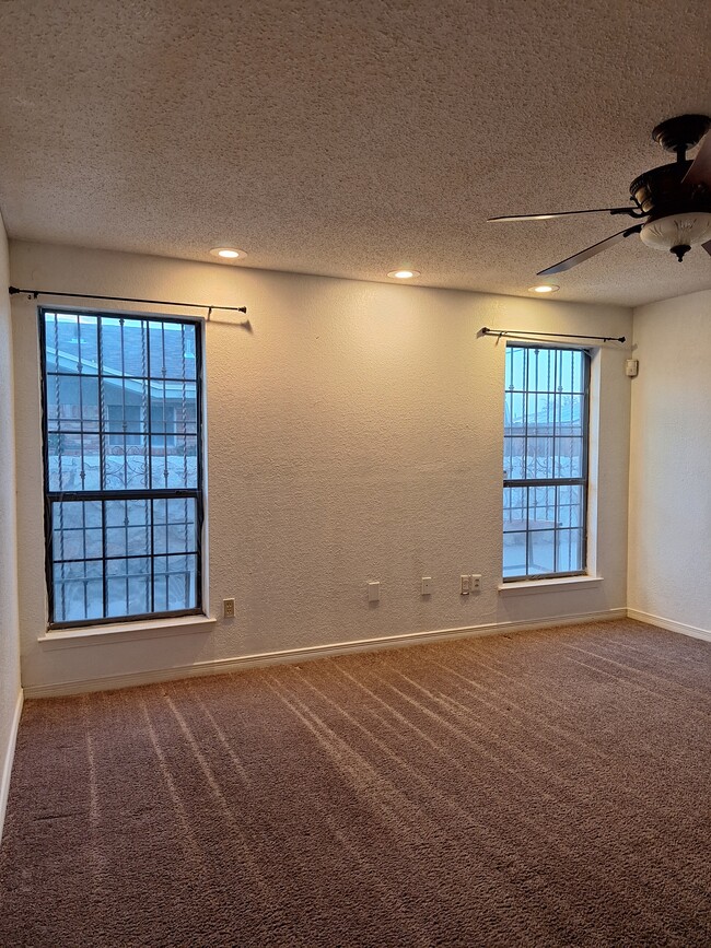 Building Photo - 9329 Shaver Dr