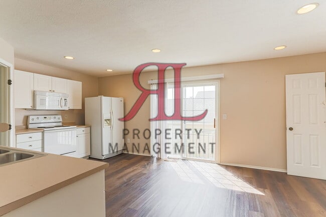 Foto del edificio - 323 Oxford Oak Dr