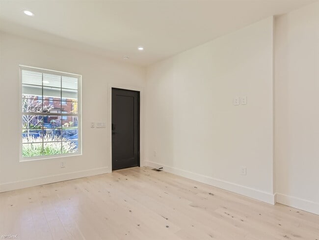 Building Photo - 1 br, 1 bath Condo - 11 Pennsylvania Street