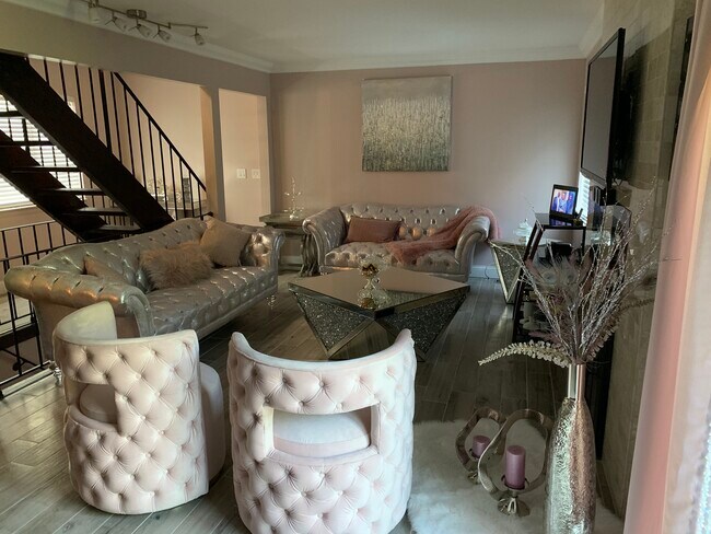 Foto del edificio - 3154 Lindenwood Dr
