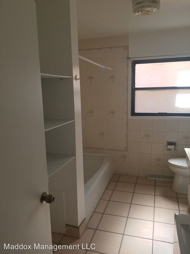 Building Photo - 3 br, 1 bath House - 1017 Manzano Court NW