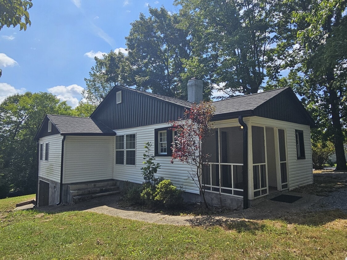 Photo - 6005 Medlin Heights Rd (Knoxville, TN)