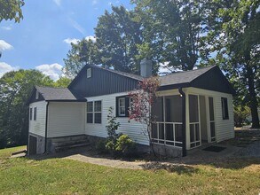 Building Photo - 6005 Medlin Heights Rd