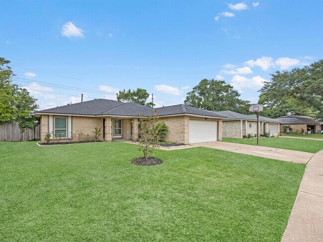 Foto del edificio - 22118 Pearl Lake Dr