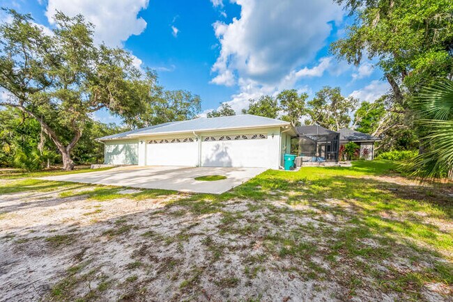 Building Photo - Lease to Luxe: Get Your Slice of Paradise ...