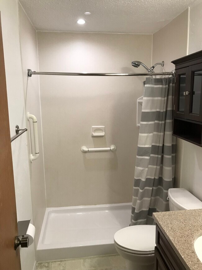 Foto del edificio - 220 Suppiger Ln