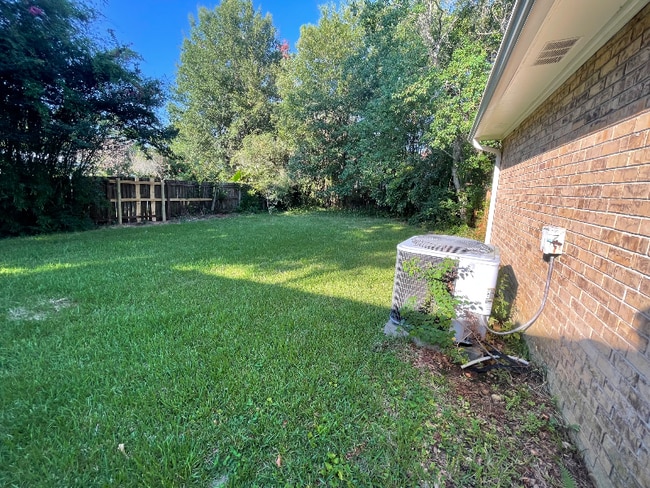 Building Photo - 1270 Palisade Rd