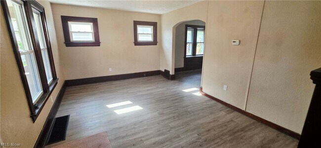 Foto del edificio - 147 Brighton Dr