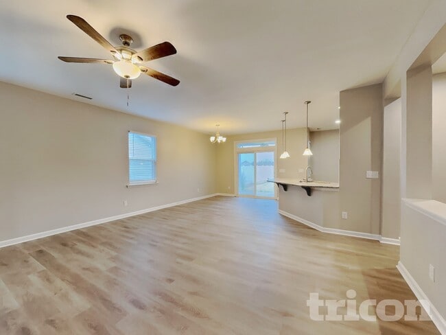 Building Photo - 932 Avondale Dr