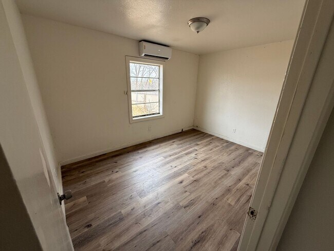 Foto del edificio - 2806 E 30th St
