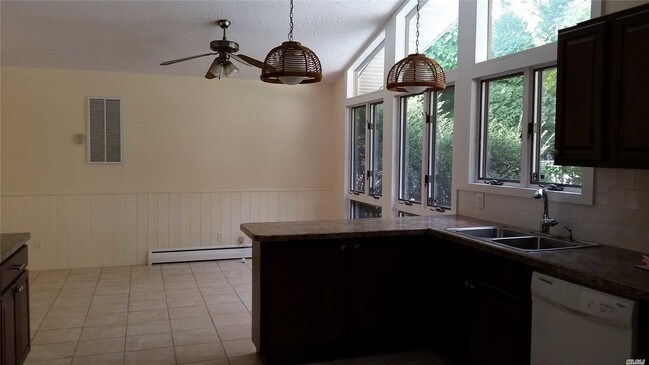 Foto del edificio - 291 Hillcrest Ln