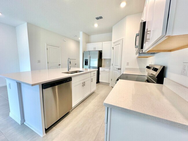 Foto del edificio - Stylish 3Bedrooms 2.5Bath townhome-living ...
