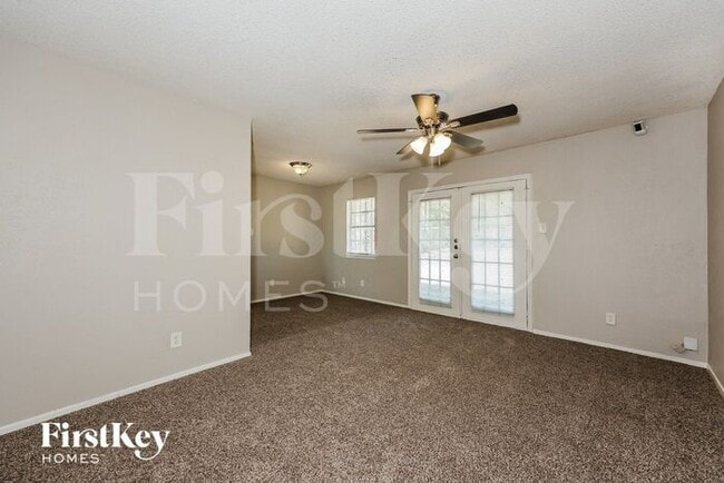 Foto del edificio - 3527 Pebbleshores Dr