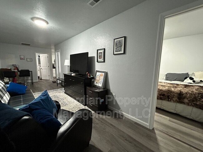 Foto del edificio - 123.5 N Main St