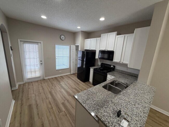 Foto del edificio - 6486 Merrick Landing Blvd