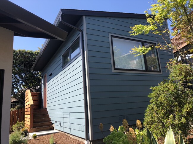 Building Photo - 7439 Terrace Dr