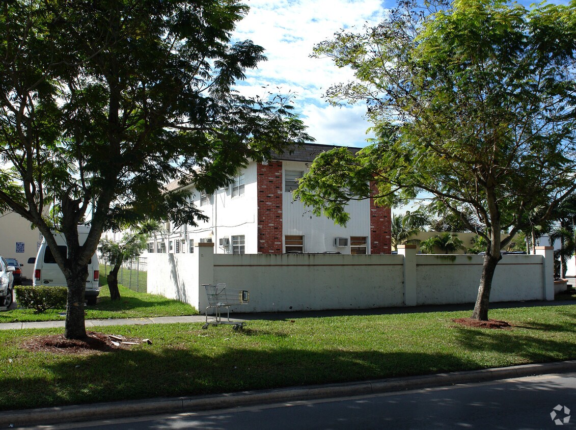 Foto del edificio - Gina's Apartment