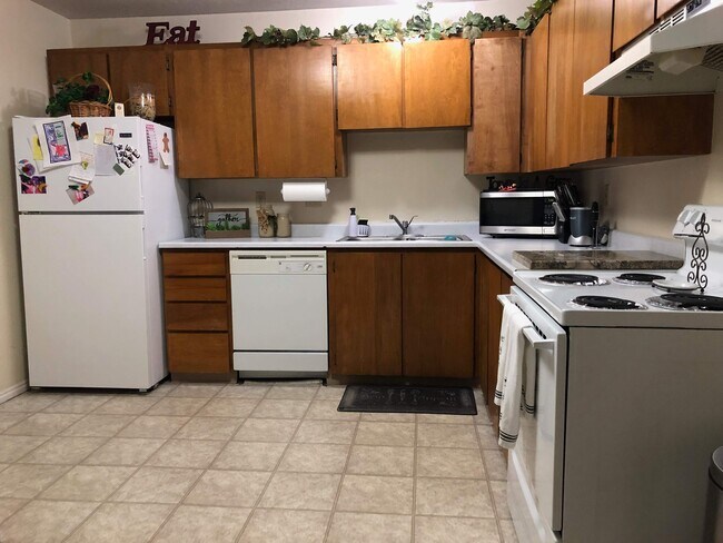 Foto del edificio - Logan 4-plex