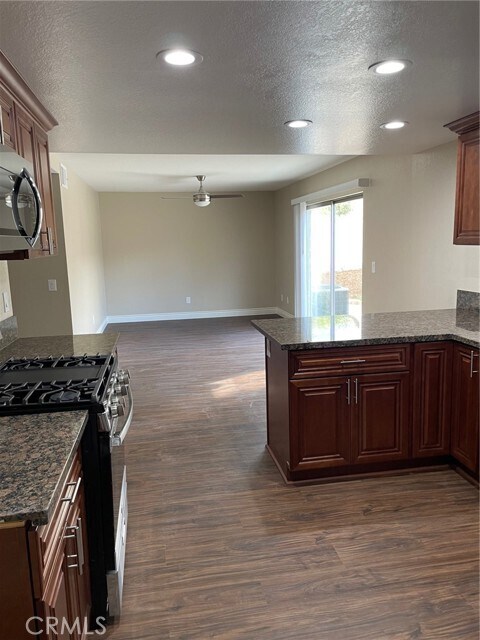 Building Photo - 12588 Hackberry Ln