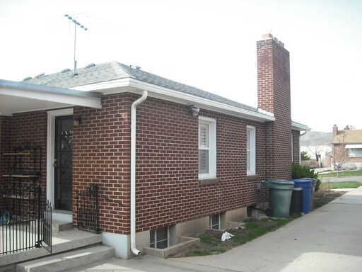Building Photo - 2356 E Sheridan Rd
