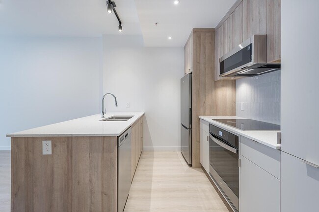 Building Photo - LV303