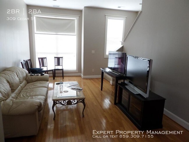 Building Photo - 309 Cedar St