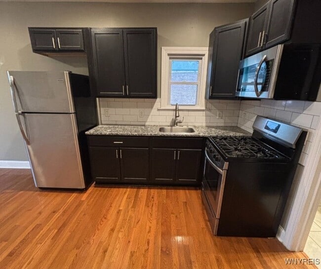 Foto del edificio - 2096 Seneca St