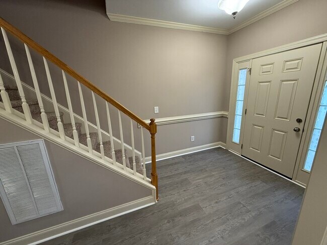 Building Photo - HUGE 5 Bedroom 3 Stroy Home with Fenced in...