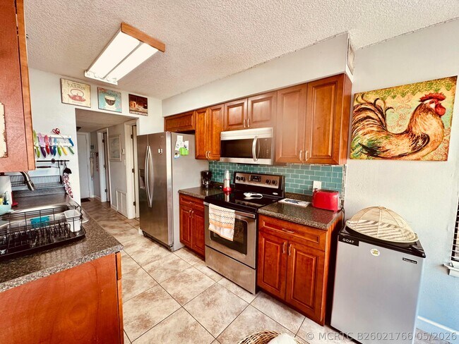 Building Photo - 225 S Tropical Trail
