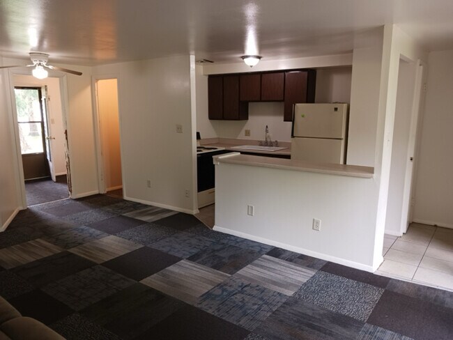 Foto del edificio - 4920 Old Maysville Rd