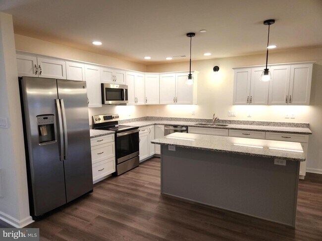 Building Photo - 13410 Marquise Dr