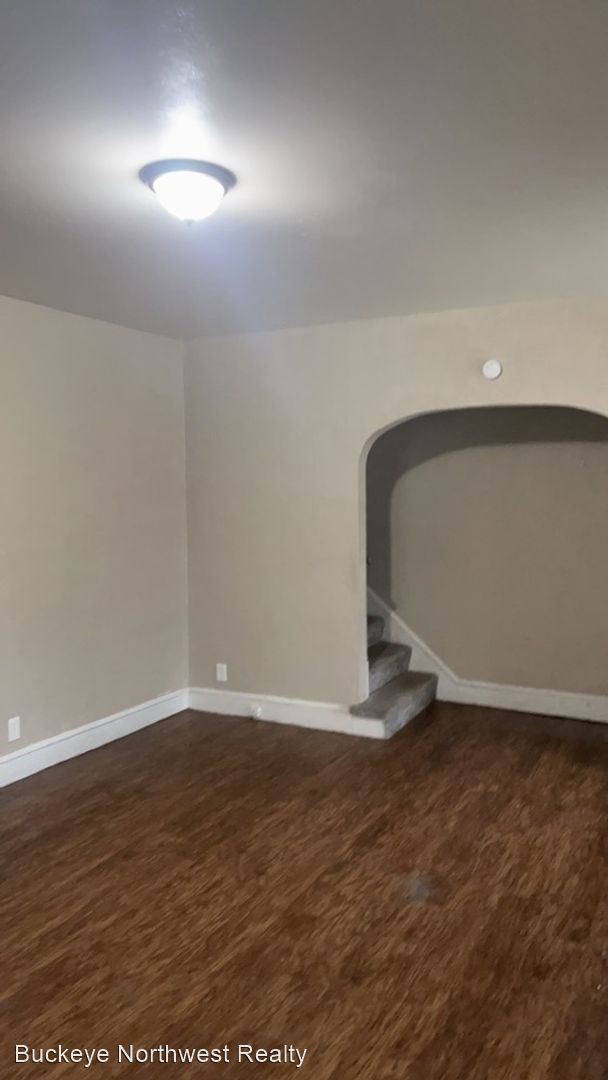 Building Photo - 3 br, 1 bath House - 532 Carlton St
